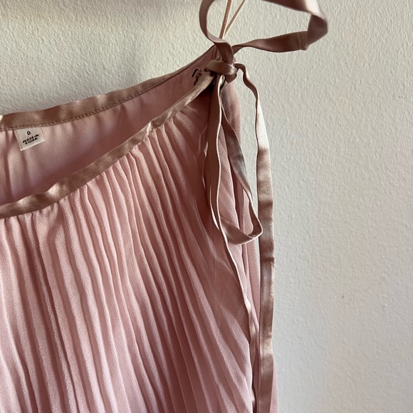 Aritzia/Wildred pleated skirt Blush/Nude - Picture 2 of 3
